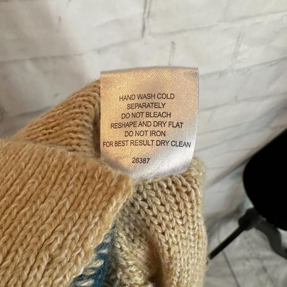 Romeo & Juliet Couture Women's Tan Turtle Neck Sweater, Medium, Pre-owned - Picture 5 of 6